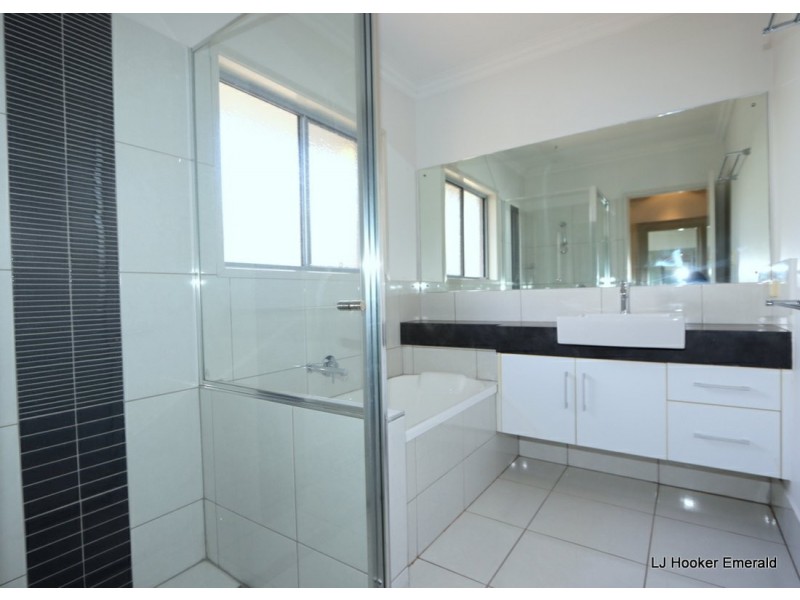 8 Desgrand Street, Emerald QLD 4720