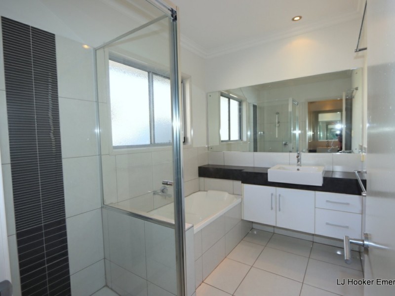 8 Desgrand Street, Emerald QLD 4720