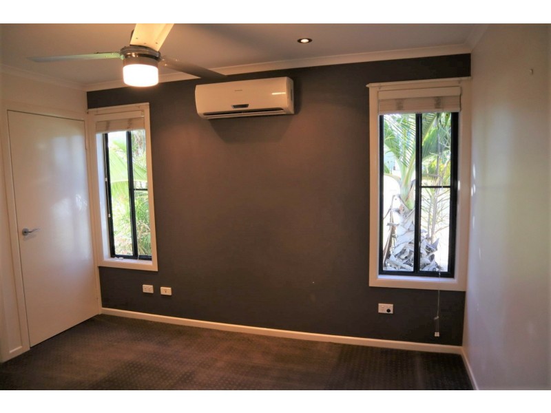 Unit 1/11 Brokenwood Street, Emerald QLD 4720