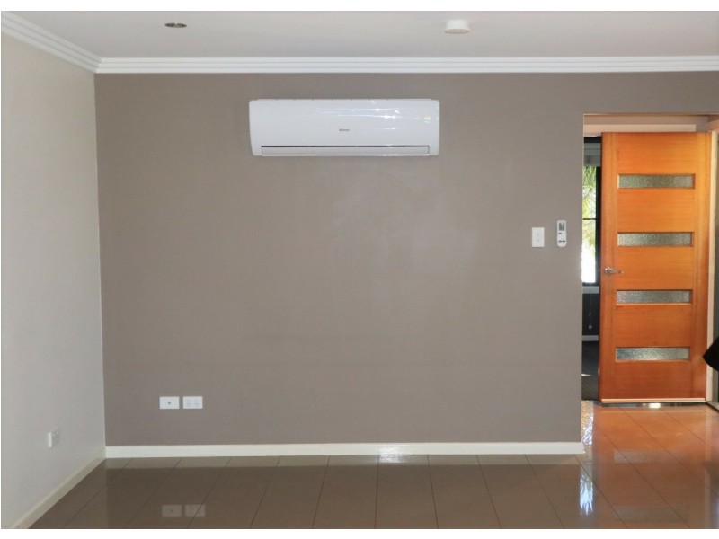 Unit 1/11 Brokenwood Street, Emerald QLD 4720