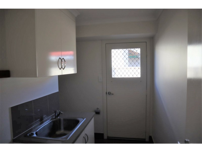 Unit 1/11 Brokenwood Street, Emerald QLD 4720