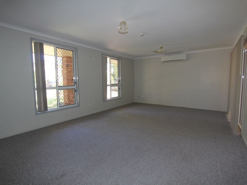 10 Roseanne Road, Emerald QLD 4720