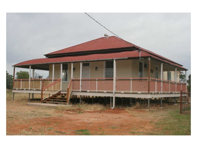 22 Vicki Close, Emerald QLD 4720