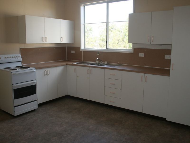 22 Vicki Close, Emerald QLD 4720