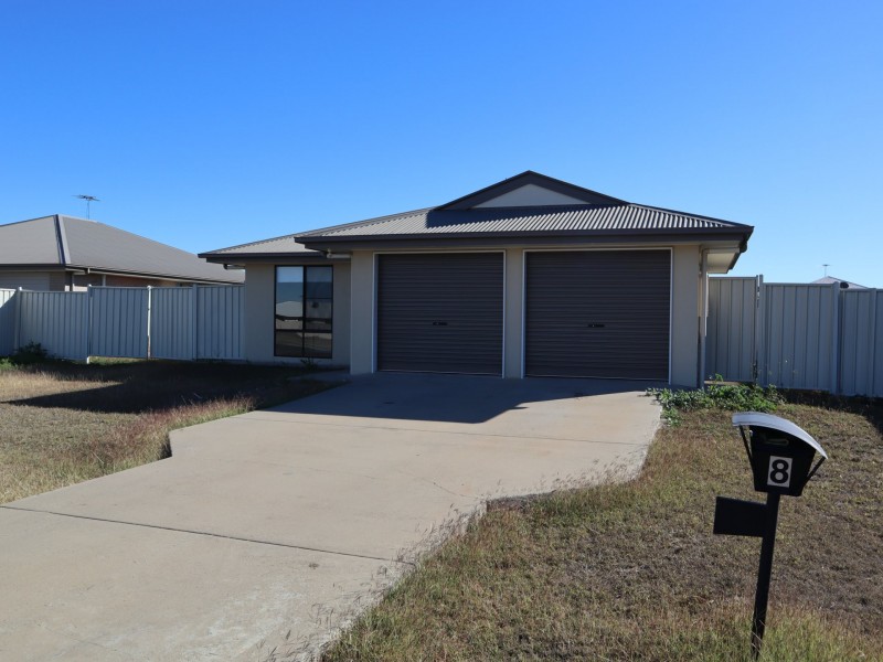 8 Baird Street, Emerald QLD 4720