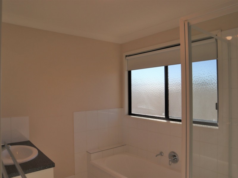 8 Baird Street, Emerald QLD 4720