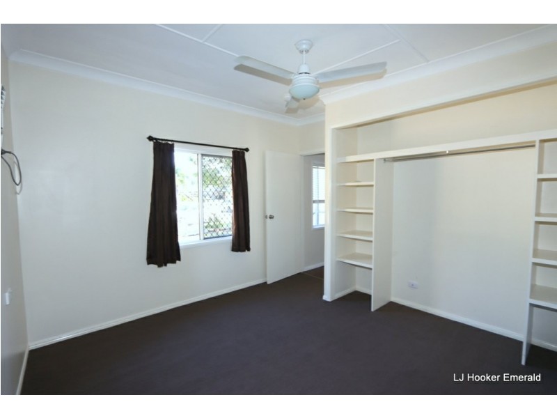 3 Edwards Pl, Emerald QLD 4720