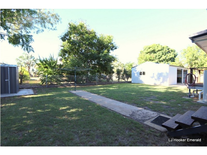 3 Edwards Pl, Emerald QLD 4720