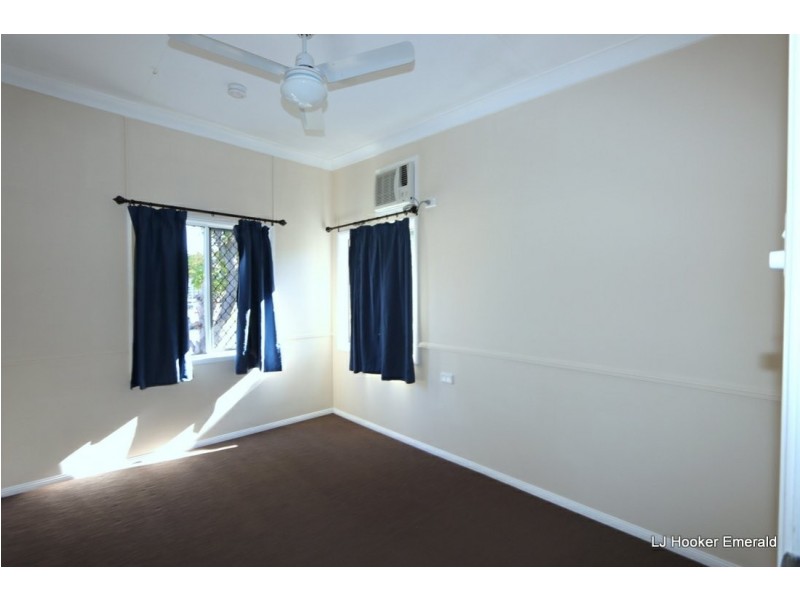 3 Edwards Pl, Emerald QLD 4720