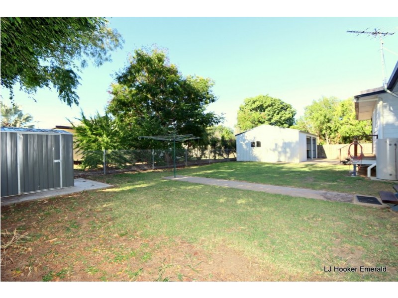 3 Edwards Pl, Emerald QLD 4720