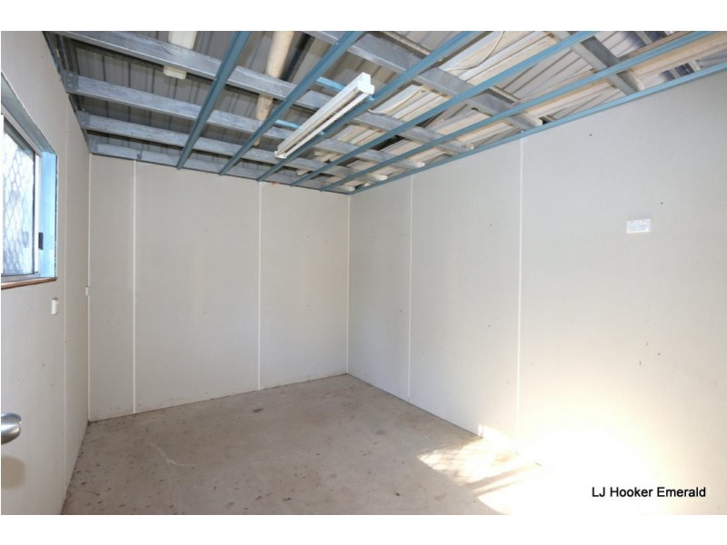 3 Edwards Pl, Emerald QLD 4720