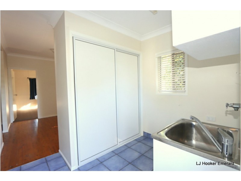 3 Edwards Pl, Emerald QLD 4720