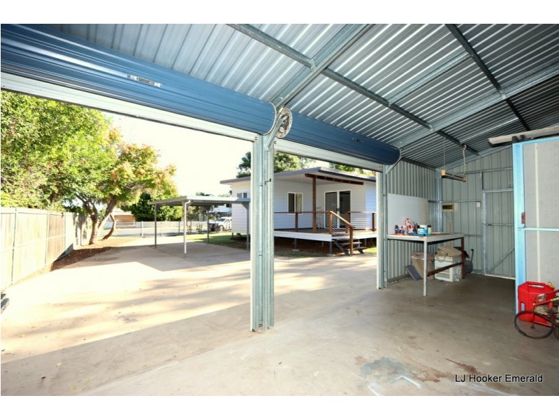 3 Edwards Pl, Emerald QLD 4720