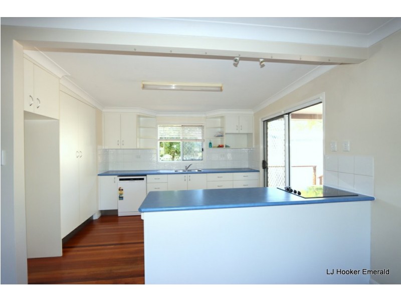 3 Edwards Pl, Emerald QLD 4720