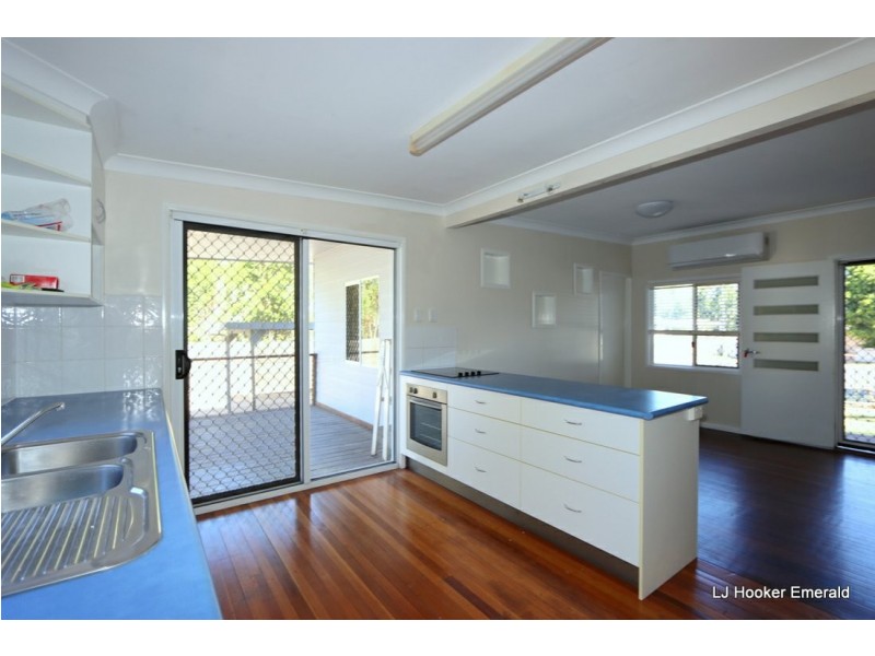 3 Edwards Pl, Emerald QLD 4720