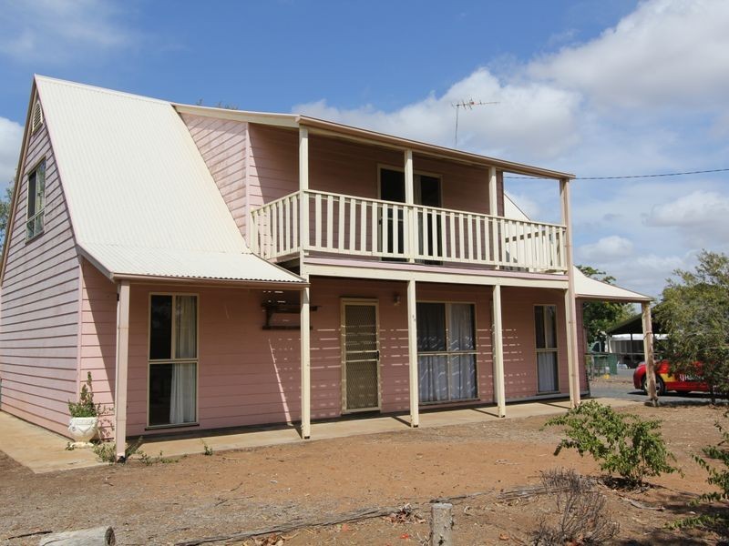 38 Bailey Street, Capella QLD 4723