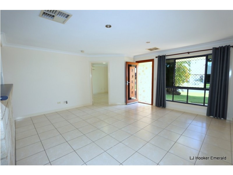 12 Saville Street, Emerald QLD 4720