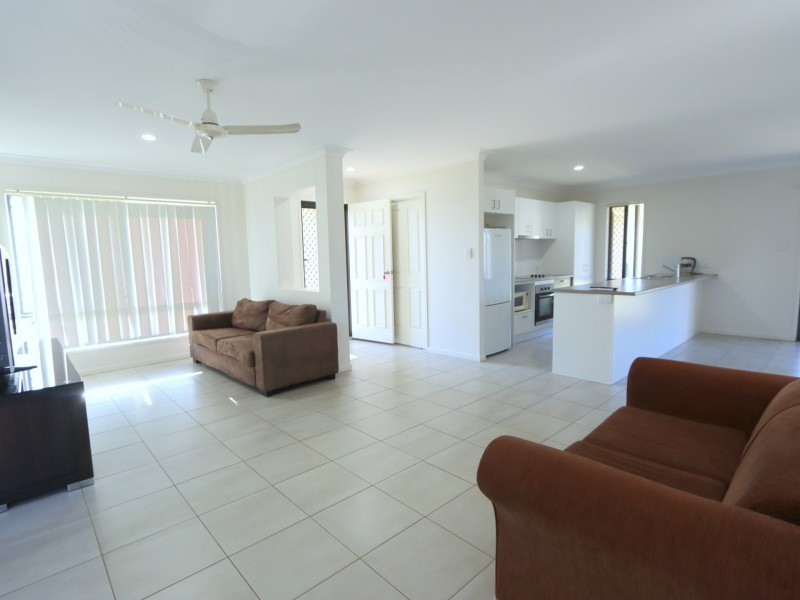 13 Lakeside Drive, Emerald QLD 4720