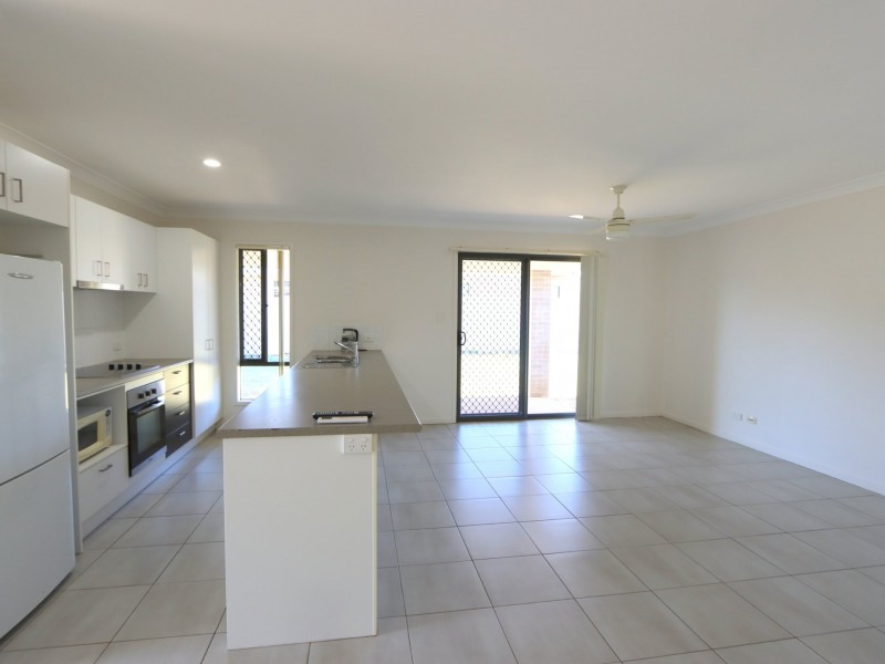 13 Lakeside Drive, Emerald QLD 4720