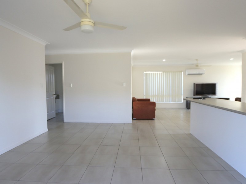 13 Lakeside Drive, Emerald QLD 4720