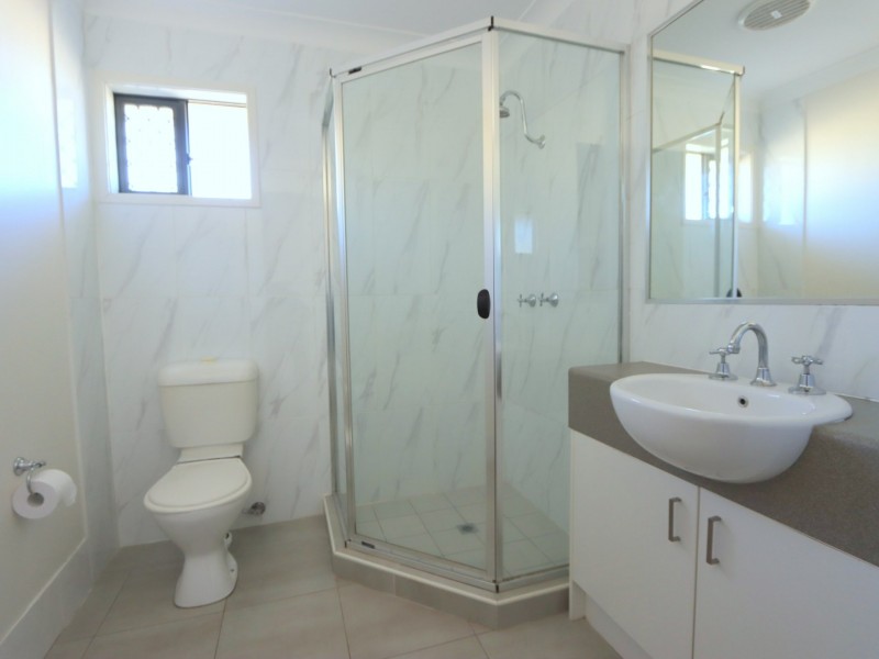 13 Lakeside Drive, Emerald QLD 4720