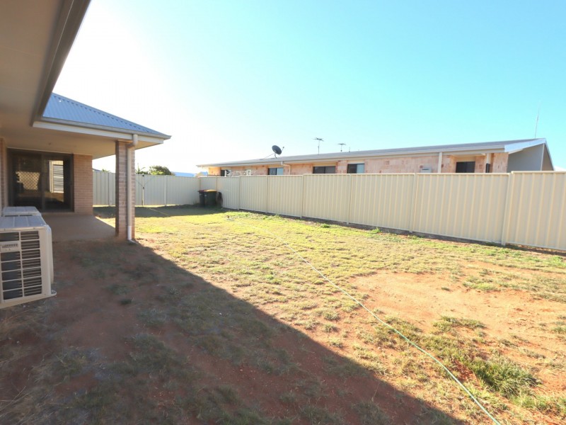 13 Lakeside Drive, Emerald QLD 4720