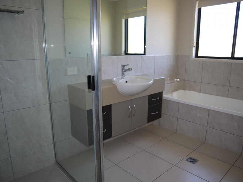 1 Saville Street, Emerald QLD 4720