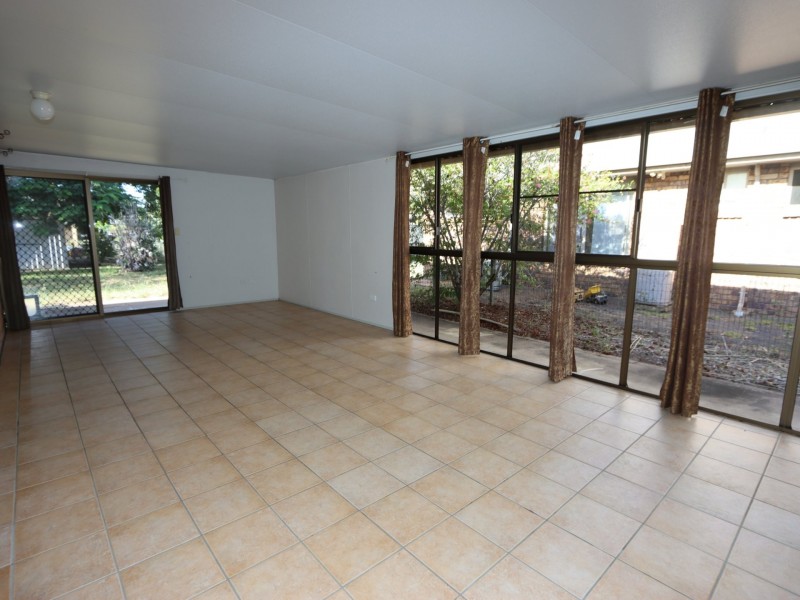 8 Roberts Street, Emerald QLD 4720