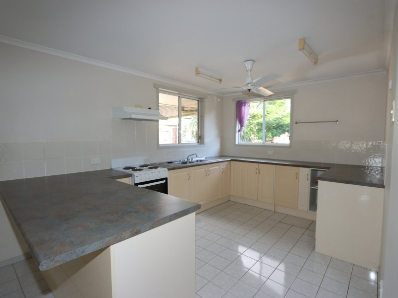 8 Roberts Street, Emerald QLD 4720