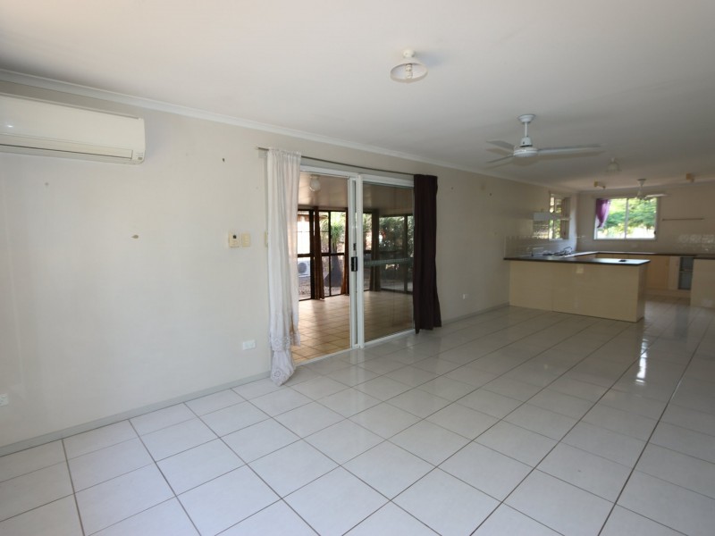 8 Roberts Street, Emerald QLD 4720