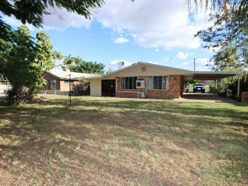 8 Roberts Street, Emerald QLD 4720