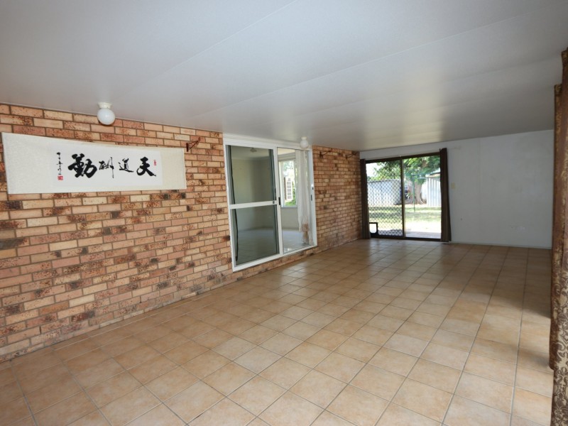 8 Roberts Street, Emerald QLD 4720