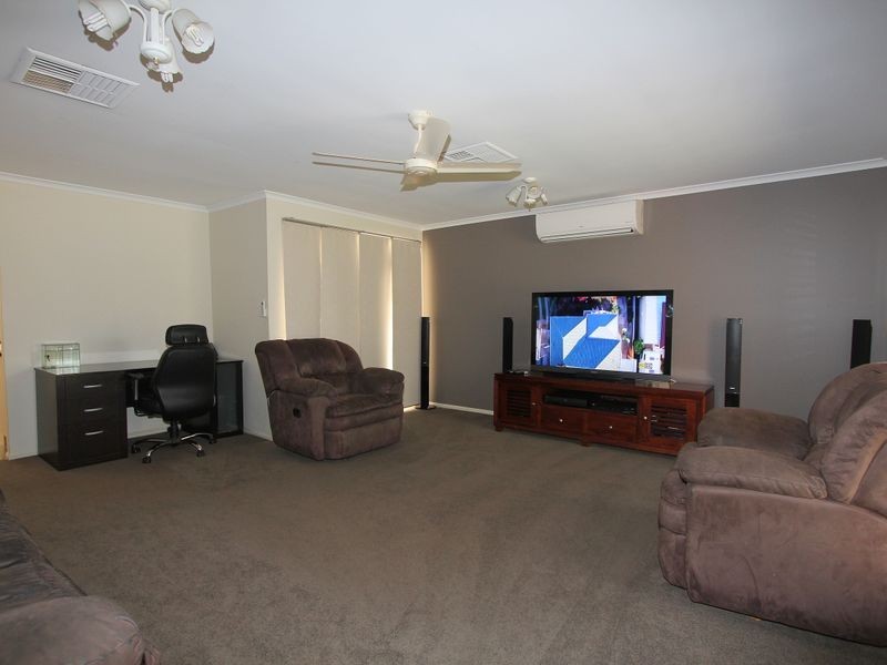 54 Park Avenue, Emerald QLD 4720