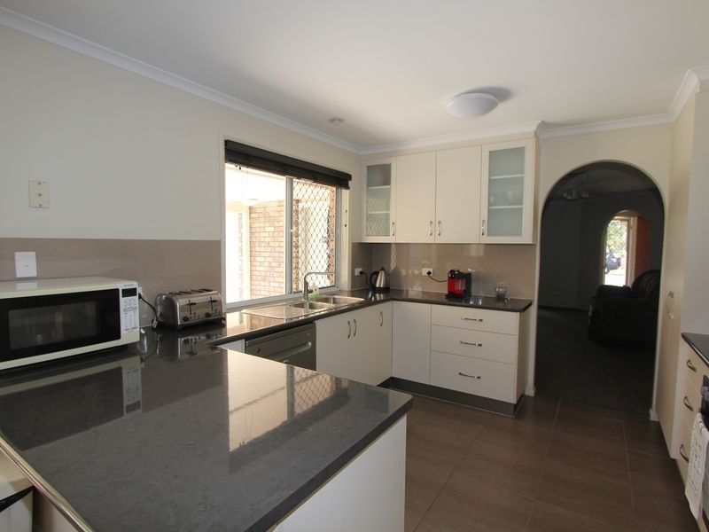 54 Park Avenue, Emerald QLD 4720