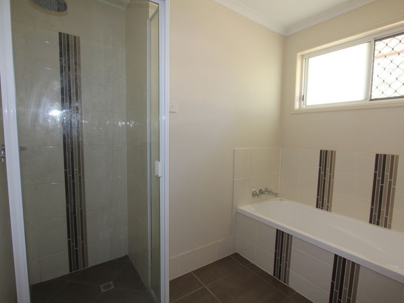 54 Park Avenue, Emerald QLD 4720