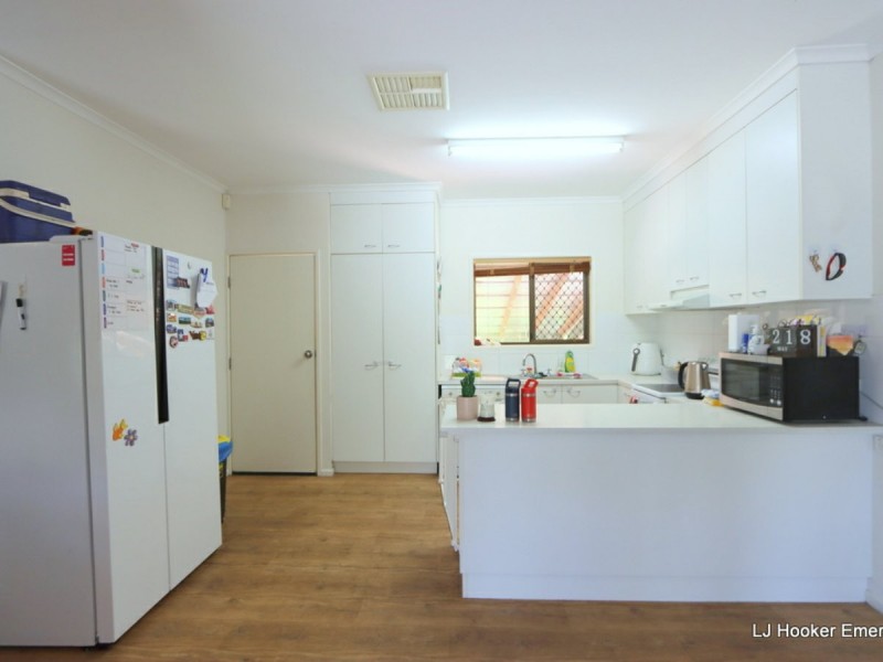 8 Ward Place, Emerald QLD 4720