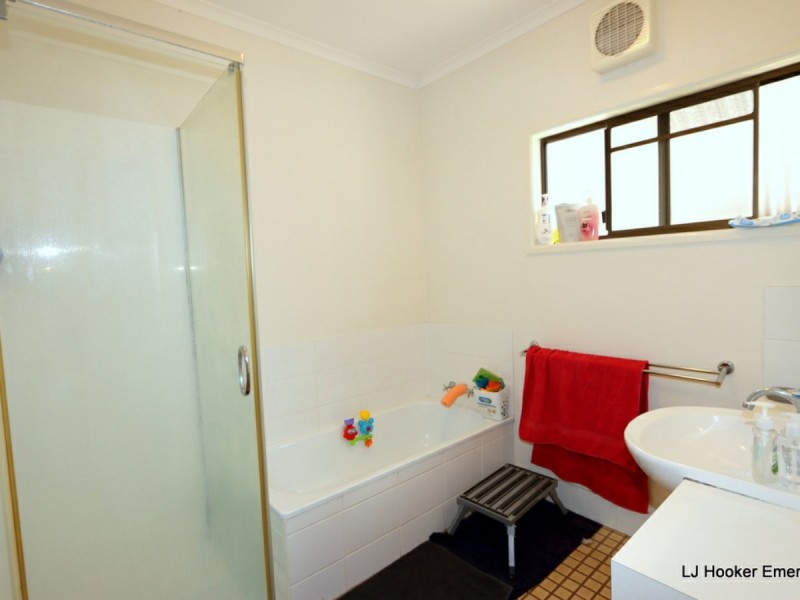 8 Ward Place, Emerald QLD 4720