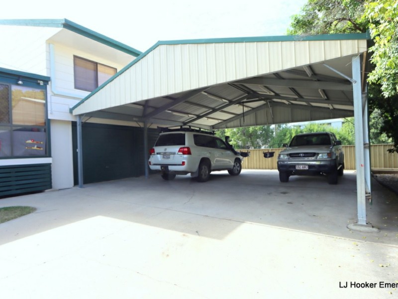 8 Ward Place, Emerald QLD 4720