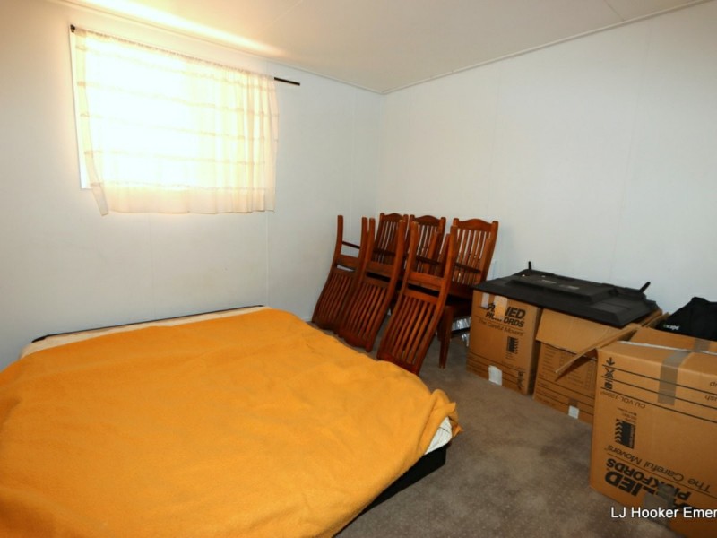 8 Ward Place, Emerald QLD 4720