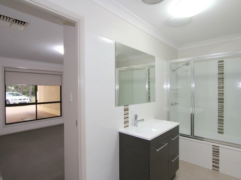Unit 1 & 2/19 Louisa Court, Emerald QLD 4720