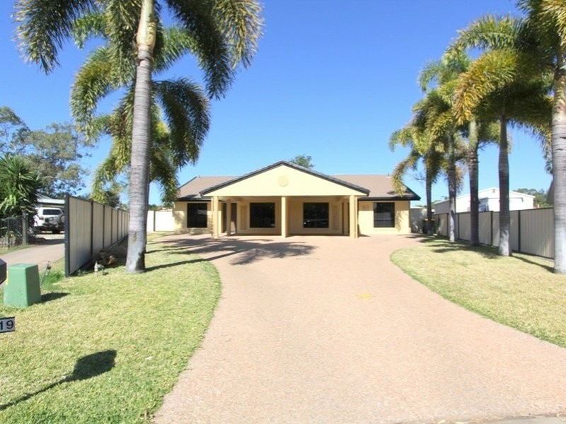 Unit 1 & 2/19 Louisa Court, Emerald QLD 4720