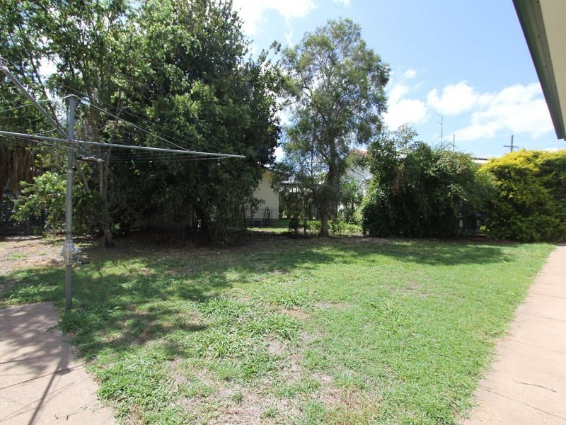 5 Mellish Crescent, Emerald QLD 4720