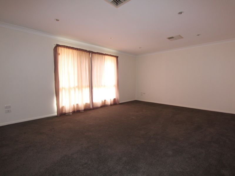 20 Callaghan Street, Emerald QLD 4720