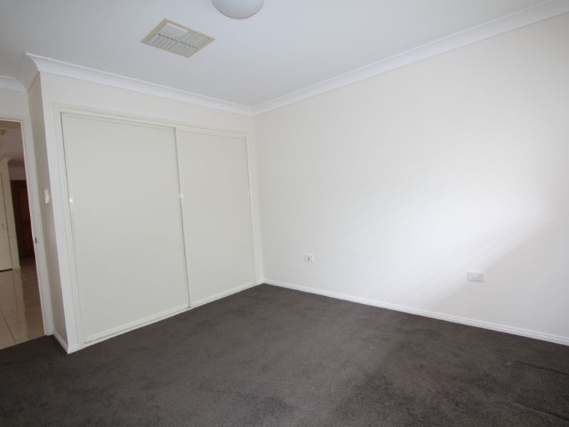 20 Callaghan Street, Emerald QLD 4720