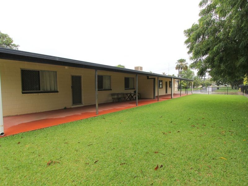 Unit 2/18 Diamond Avenue, Emerald QLD 4720