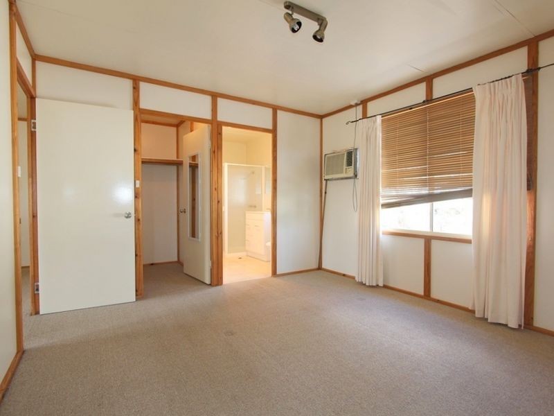 38 Bailey Street, Capella QLD 4723