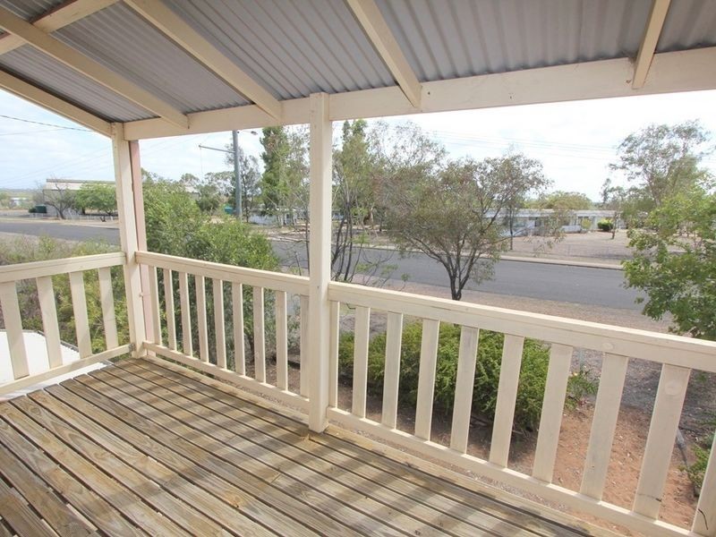 38 Bailey Street, Capella QLD 4723