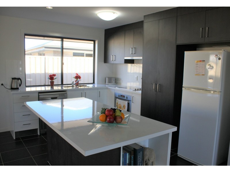 Unit 1/3 Duroux Street, Emerald QLD 4720