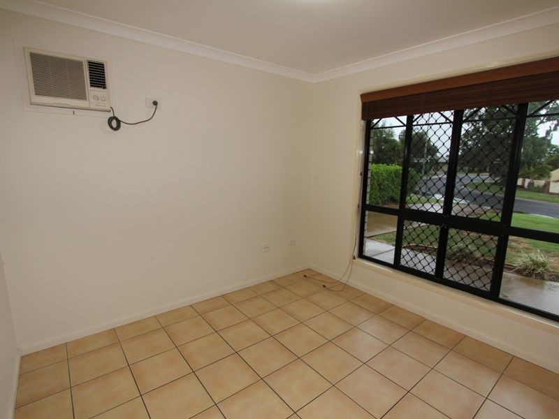 24 Dodd Drive, Emerald QLD 4720