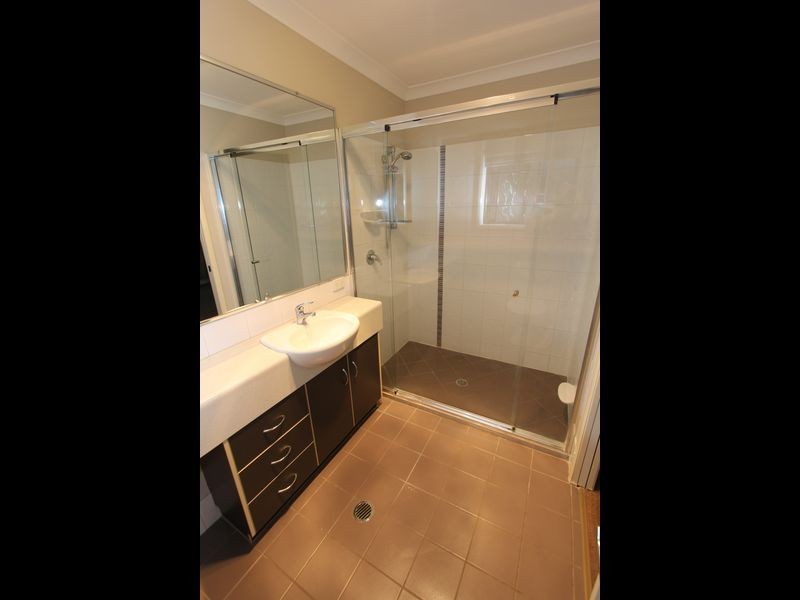 24 Dodd Drive, Emerald QLD 4720